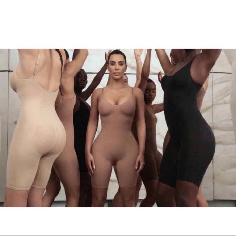 SKIMS Sculpting Seamless Mid Thigh Bodysuit